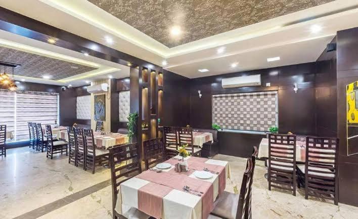 Hotel Bellevue , Gwalior Bagian luar foto