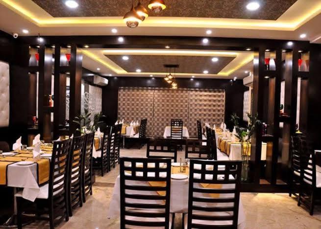 Hotel Bellevue , Gwalior Bagian luar foto