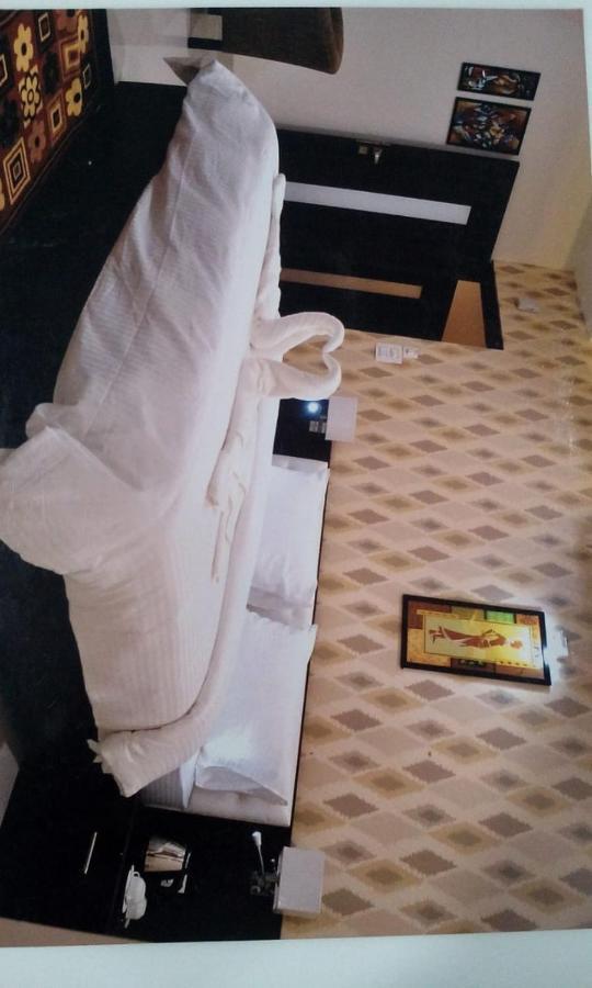 Hotel Bellevue , Gwalior Bagian luar foto