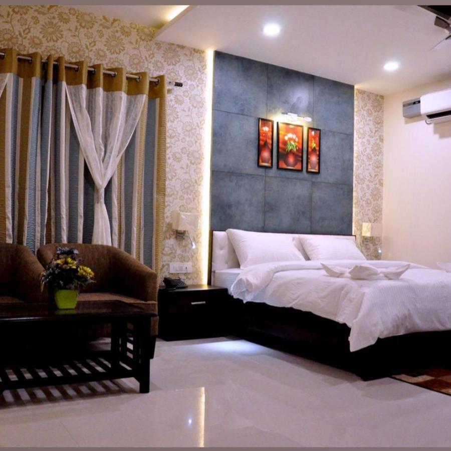 Hotel Bellevue , Gwalior Bagian luar foto