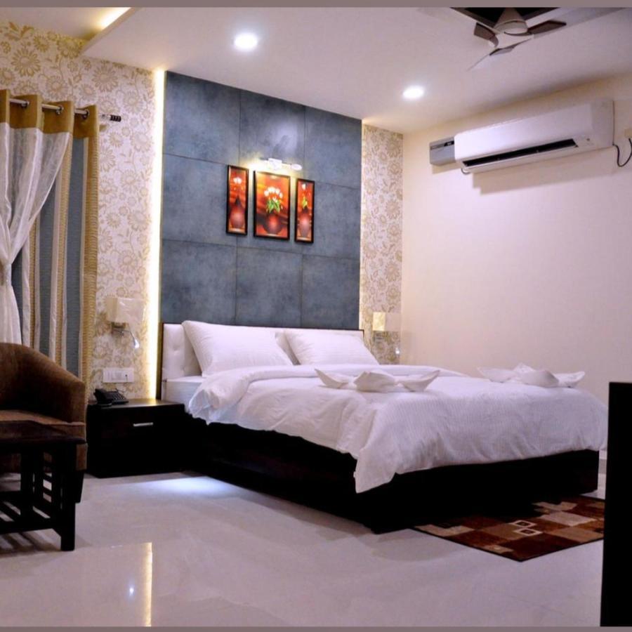 Hotel Bellevue , Gwalior Bagian luar foto