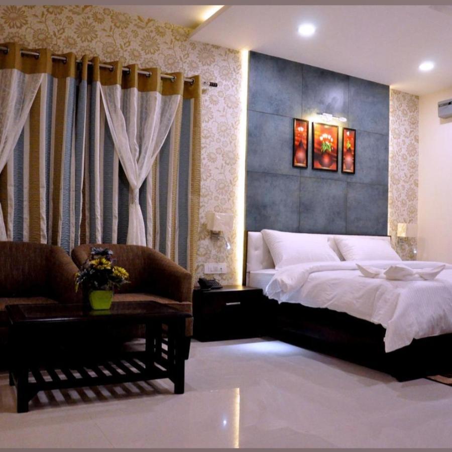 Hotel Bellevue , Gwalior Bagian luar foto