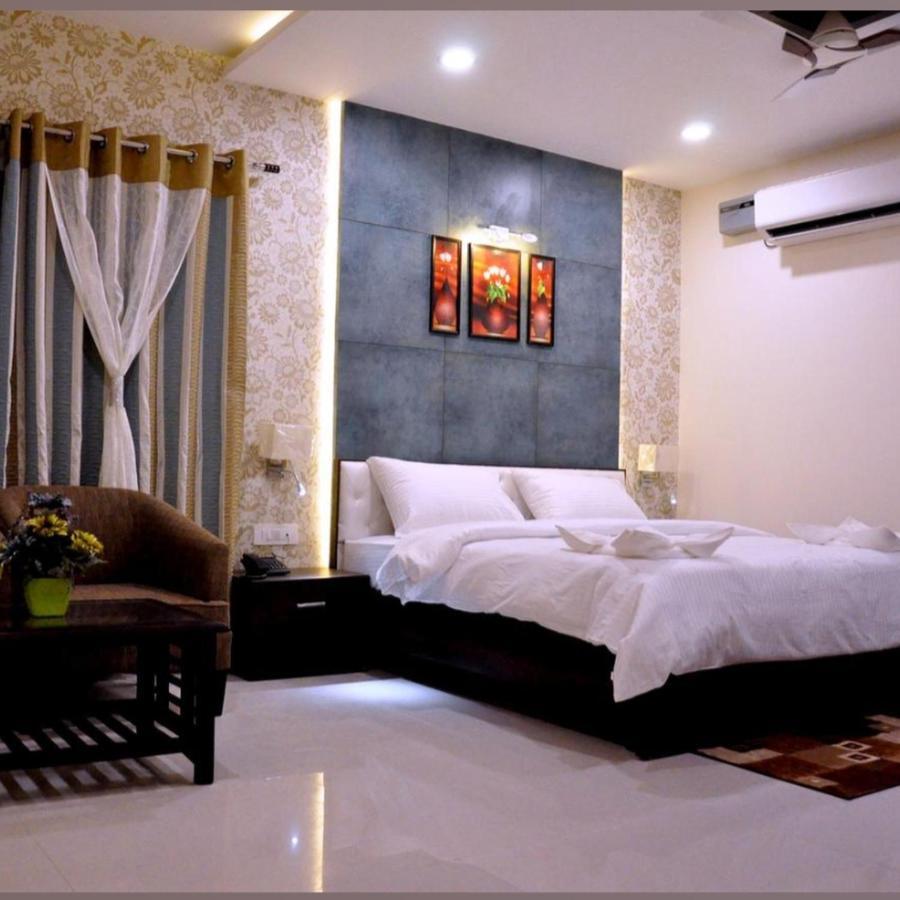 Hotel Bellevue , Gwalior Bagian luar foto